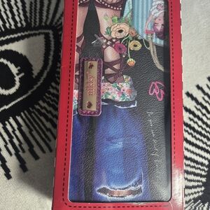 Nicole Lee wallet